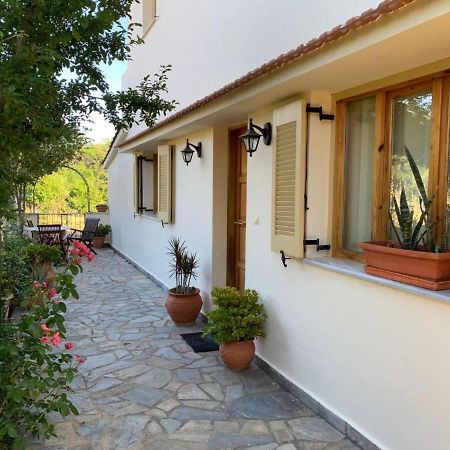Villa Fatima Vryses Bagian luar foto