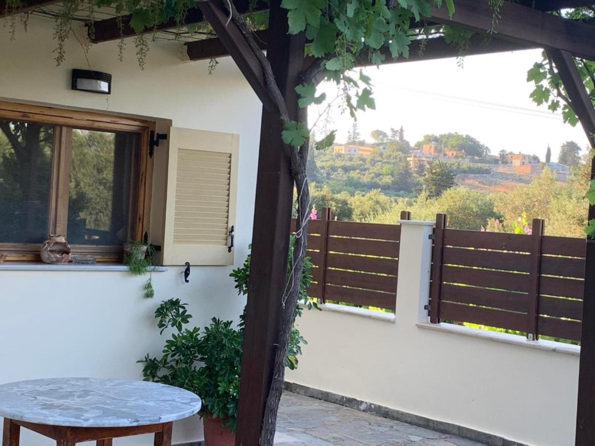 Villa Fatima Vryses Bagian luar foto