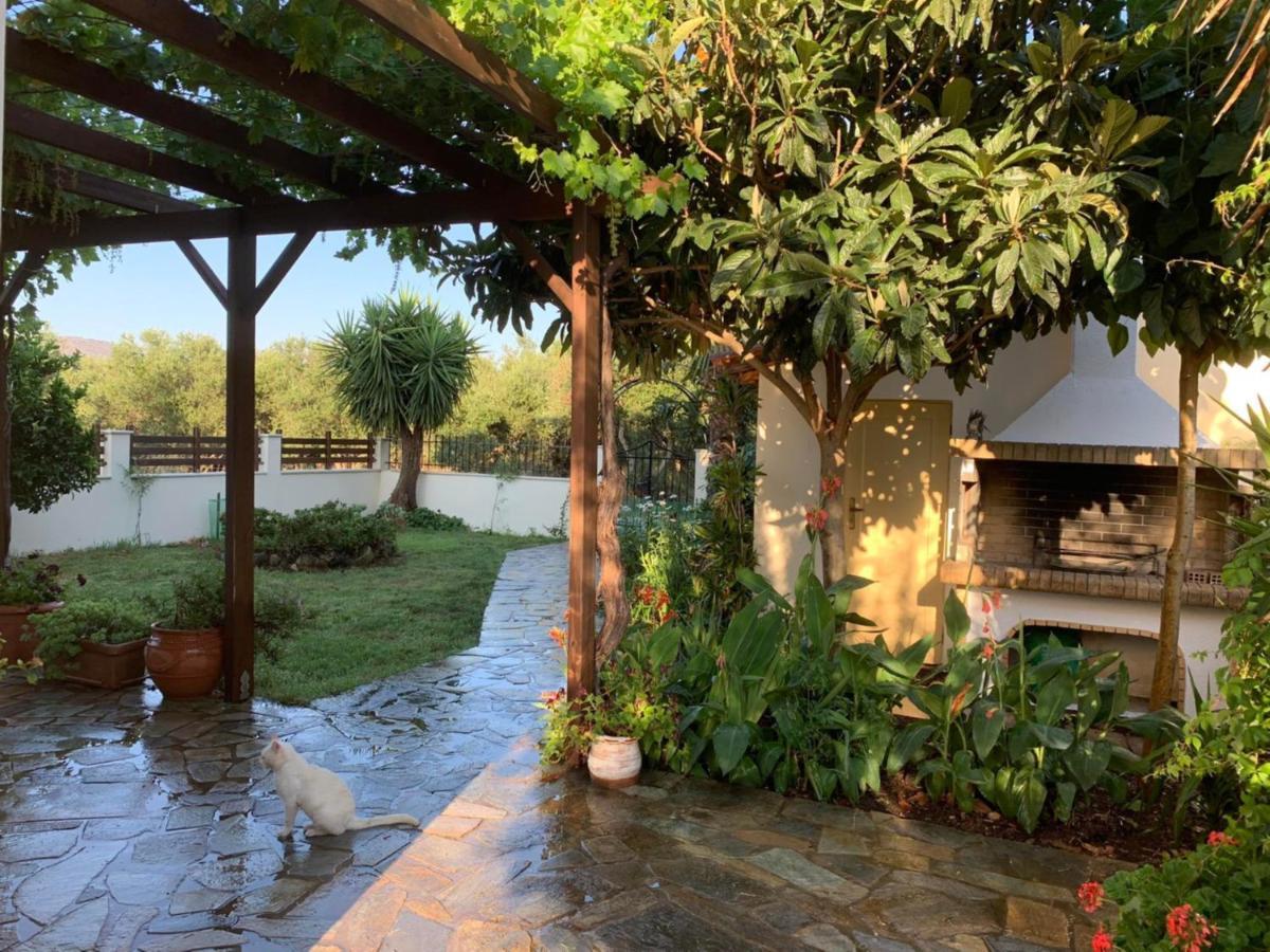 Villa Fatima Vryses Bagian luar foto