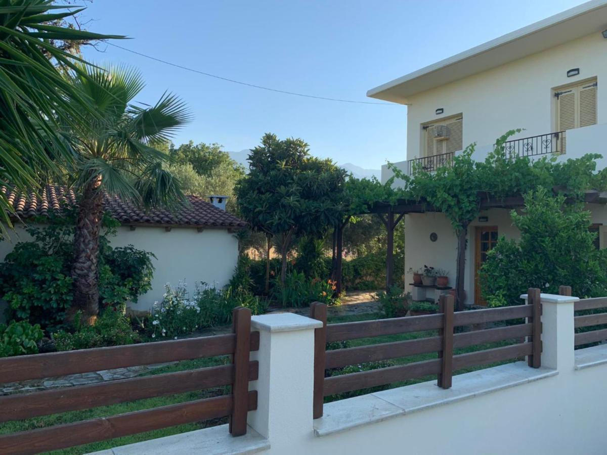 Villa Fatima Vryses Bagian luar foto