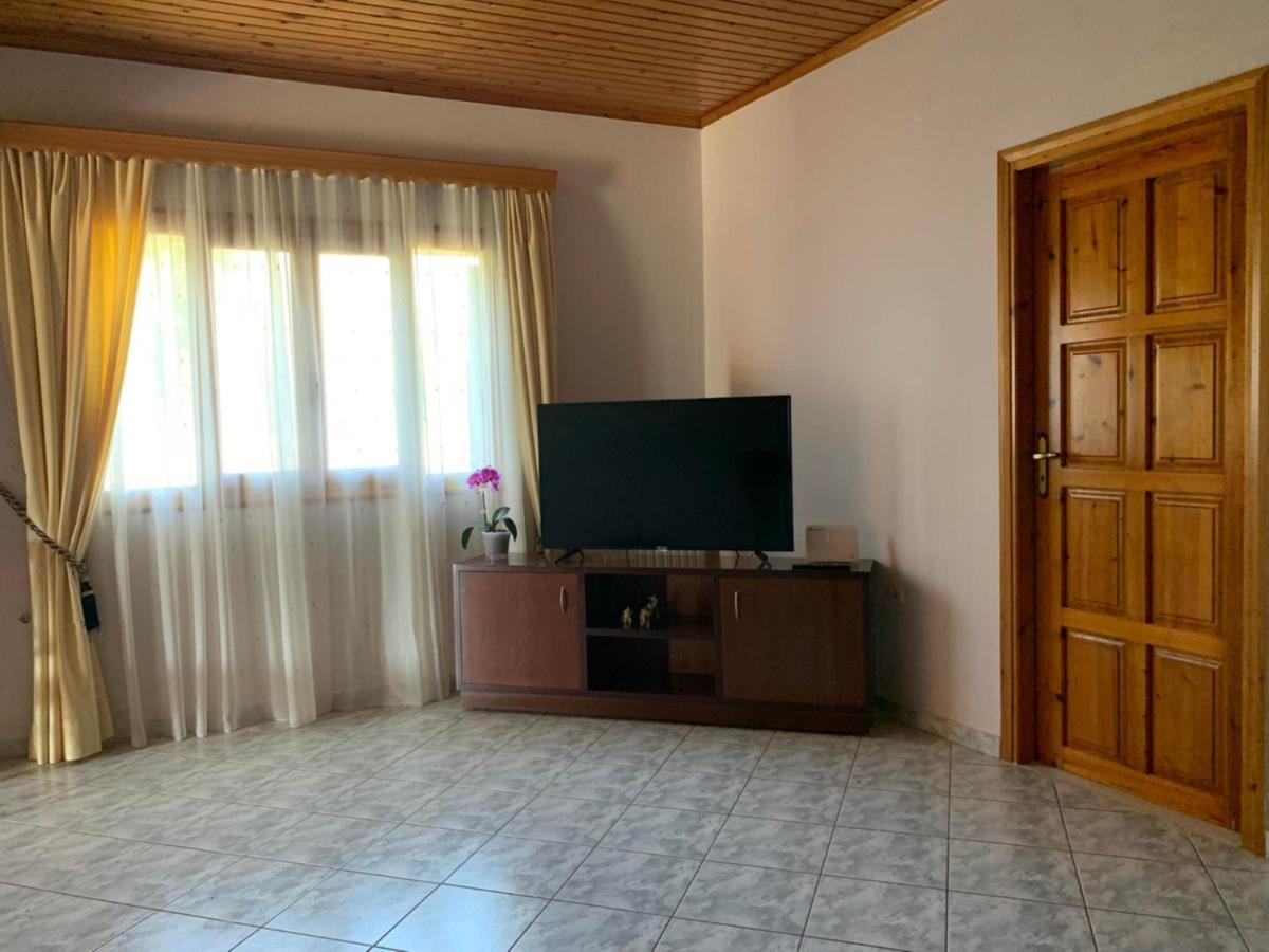 Villa Fatima Vryses Bagian luar foto